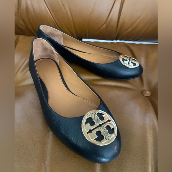*Like New* Tory Burch Black Flats Size 6 - Picture 3 of 4